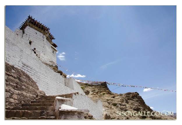 Subiendo al Monasterio Namgyal Semo 